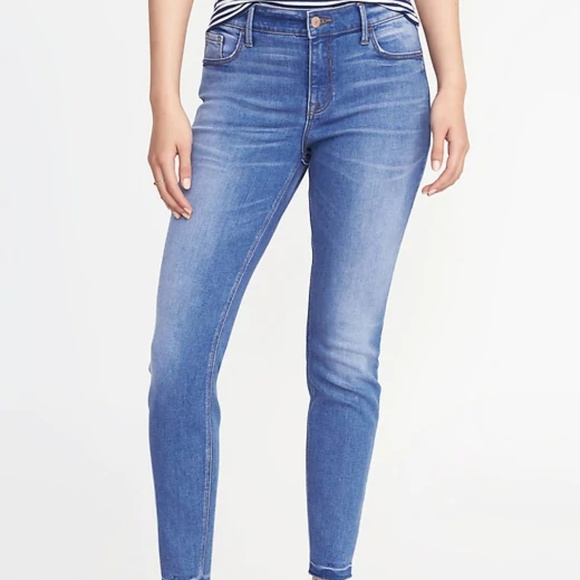 Petite Mid-Rise Raw-Edge Jeans - Picture 1 of 5
